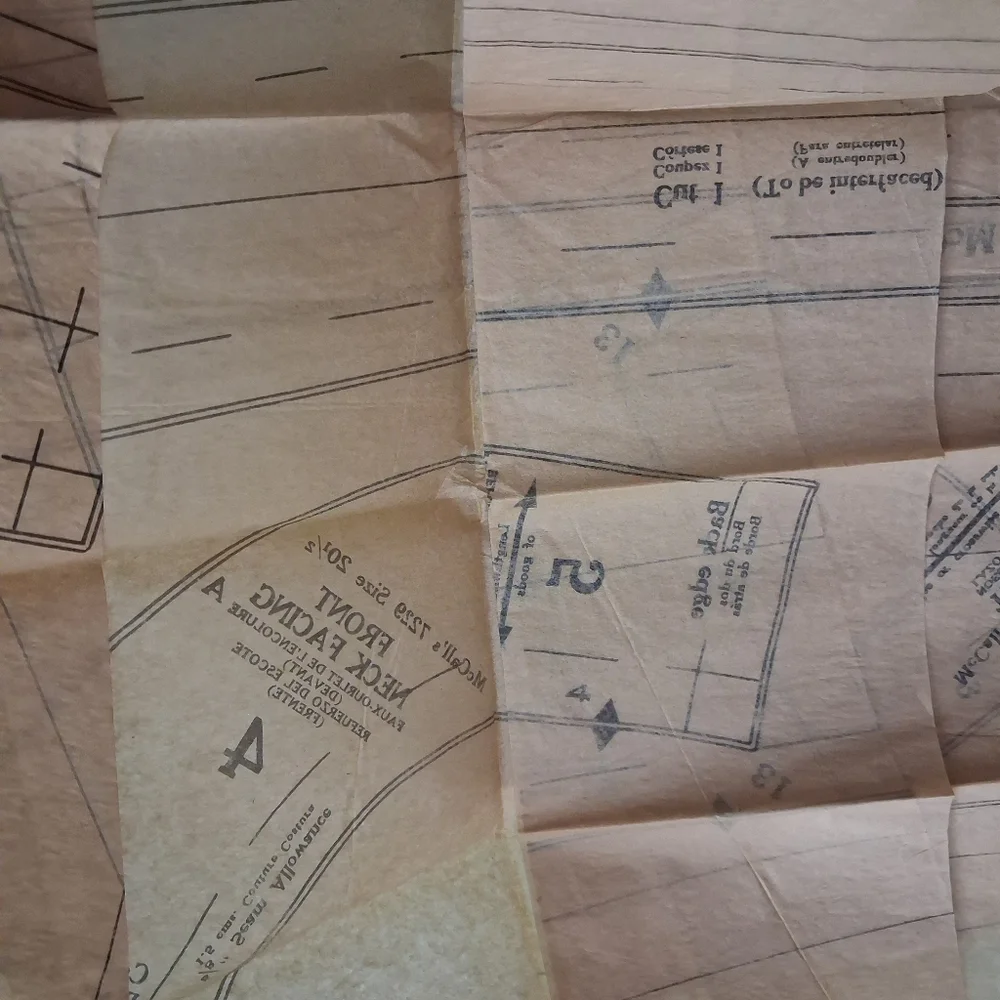 Vintage Sewing Pattern - Picture 3 of 3
